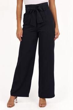 Chic Belted Straight Leg Bottoms, Elegant High Waist Belted Wide Leg Pants, Belted High Waist Bottoms For Date Night, Versatile Belted Wide Leg Pants, Elegant Bottoms With Gathered Waist For Spring, Belted Bottoms For Date Night, Elegant Spring Bottoms With Gathered Waist, Chic Wide Leg Pants With Elastic Waistband, Elegant Solid Color Belted Wide Leg Pants