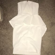 Never Worn Super Clean White Structured Peplum Midi-Dress. Great Quality! Peplum Midi Dress, White Peplum, Super Clean, Colorful Dresses, Color White, Midi Dress, Womens Dresses, Women Shopping, White