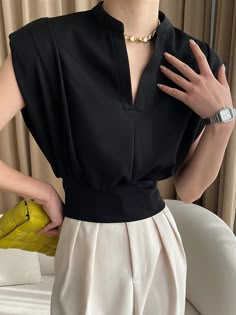 SkuCY-!157997Material30%-50% Polyester , >70%Cotton StyleLoose , Sleeveless FeatureShoulder Pad , Pleated , Solid Color NecklineV-neck OccasionStylish Selection , Leisure Fashion SeasonsSpring , Summer TypeT-Shirts Tops ColorWHITE,BLACKSizeS,M,L Size is smaller than normal. Please consult the size chart we provide for this item's measurements to help you decide which size to buy.Please note: There may be 1-3cm differ due to manual measurement.CMINCHBustWaistTop LengthS886444M926845L967246 Pear Body Outfits, Grey Lengha, Shoulder Pads Fashion, Narrow Shoulders, Linen Bottoms, Pullover Pattern, Custom Made Clothing, Leisure Fashion, Sleeveless Tee