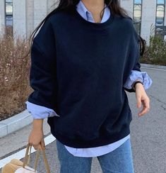 School Preppy, Sweater And Jeans, Stile Hijab, Looks Pinterest, Casual College Outfits, Pullover Outfit, Winter Fashion Outfits Casual, Uni Outfits, Casual Day Outfits