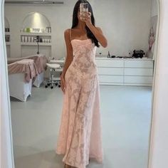 Pink Lace Prom Dress, Robes Glamour, Prom Dress Inspo, Prom Inspo, Lace Prom Dress, Pretty Fashion, Boat Party, Prom Dress Inspiration, Elegante Casual