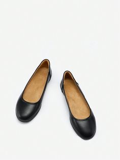 [Classic Round Toe and PU Leather Upper]: The timeless round toe silhouette and premium PU leather upper deliver an elegant, sophisticated look.
[Soft Lining for Optimal Comfort]: The flats feature a comfortable padded lining that minimizes friction, ensuring a smooth and pleasant wearing experience.
[Versatile Classic Design]: The classic shoe shape seamlessly complements a variety of outfits, from jeans to dresses, making it a versatile staple in your wardrobe.
[Durable and Long-Lasting]: Craf Business Ballet Flats With Round Toe, Classic Slip-on Closed Toe Ballet Flats, Round Toe Flats With Rubber Sole For Work, Workwear Flats With Rubber Sole And Round Toe, Office Ballet Flats With Rubber Sole And Round Toe, Classic Slip-on Ballet Flats With Round Toe, Closed Toe Leather Sole Ballet Flats For Office, Closed Toe Ballet Flats With Leather Sole For Office, Office Closed Toe Ballet Flats With Leather Sole