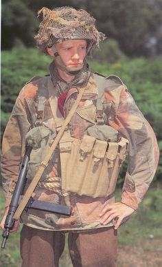 British Paratrooper. British Paratrooper, Parachute Regiment, British Army Uniform, Ww2 Uniforms, British Uniforms, Ww2 Soldiers, Market Garden, Royal Marines