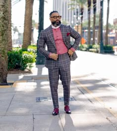 Irvin Randle, Black Mens Fashion Suits, Black Men's Fashion, Awesome Beards, Outfit Grid, My Guy, Luxury Homes Dream Houses, Clothes Closet, Black Men Fashion