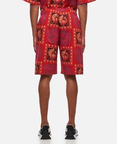 Sweat shorts. Elastic waistband. Side pockets. All-over print. Colour: red. Composition: 100% Cotton Americana Aesthetic, Japanese Textiles, Sweat Shorts, Basketball Shorts, Colour Red, Luxury Retail, Patterned Shorts, Paisley Print, Printed Shorts