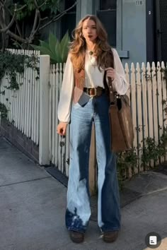 70s Jeans Aesthetic, Best Western Outfits, Vintage Outfits Summer Retro, Fashion Outfits 70s Style, Corset Over Turtleneck Outfit, Retro Outfit Aesthetics, 60s Clothing Style, Retro Hippy Outfits, Courdory Pants Outfits Women