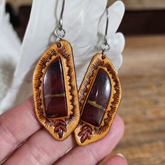 Artisan Brown Earrings With Natural Stones, Rust Teardrop Handmade Jewelry, Nature-inspired Brown Jewelry With Matching Earrings, Brown Adjustable Earrings With Natural Stones, Artisan Rust Color Nickel-free Jewelry, Artisan Rust-colored Nickel-free Jewelry, Artisan Nickel-free Rust-colored Jewelry, Unique Brown Earrings For Gift, Artisan Brown Earrings For Gift