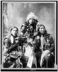 Sioux Men - Poor Elk, Shout For, Eagle Shirt. 1899. Photo By Heyn Photo. American Quotes, Native American Chief, Wilde Westen, Indian Men, Native American Photos, First Peoples