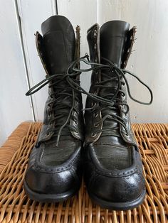 Super army combat boots for women us browning Size 6 10 inch outsole length 9 inch insole length Narrow boot Black and green leather No exchange or refund Rugged Green High-top Boots, Military Steel Toe Round Toe Boots, Military Style Steel Toe Boots, Rugged Insulated Lace-up Combat Boots, Military Work Boots With Steel Toe, Military Steel Toe Work Boots, Military Style Steel Toe Work Boots, Military Leather Combat Boots With Round Toe, Leather Military Combat Boots With Round Toe