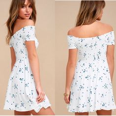 Nwot Lulu's Santa Monica Pier Blue & White Print Off The Shoulder Dress Size Xs Thanks For Looking! Summer Dresses Sundresses, Vestidos Casual, Classy Summer Outfits, White Print Dress, Embellished Maxi Dress, Adorable Outfits, Flirty Dresses, Party Wear Indian Dresses, Flower Dress