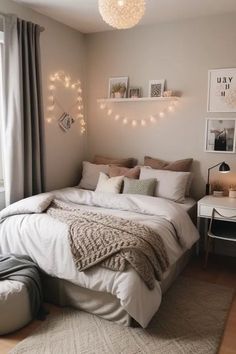 Hacks For Small Apartments, Creative Lighting Ideas, Wall Art Projects, Cozy Small Bedrooms, Scene Ideas, Best Color Schemes, Aesthetic Bedroom Ideas, Aesthetic Room Ideas