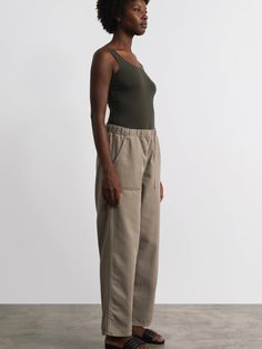 Meet the Juno— our casual, everyday alternative to jeans. With a slight balloon leg, patch front pockets, and an easy elastic waist, these are the pants we can see wearing day in and day out. Casual Everyday, Days Out, Juno, Basil, Elastic Waist, Elastic, Pants, How To Wear, Trousers