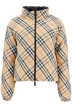 B9368 BURBERRY REVERSIBLE DOWN JACKET Burberry Trenchcoat, Burberry Shorts, Burberry Print, Hooded Trench Coat, Checked Jacket, Burberry Jacket, Van Cleef Arpels, Burberry Women, Short Jacket