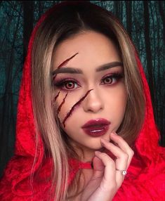 Red Riding Hood Makeup, Maquillage Halloween Simple, Holloween Makeup, Creepy Halloween Makeup, Cute Halloween Makeup, Halloween Makeup Diy, Halloween Makeup Pretty, Cool Halloween Makeup