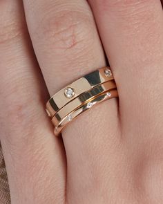 Gold Band Ring Casual, Cheap Minimalist Rings With Thick Band, Cheap Classic Wedding Midi Rings, Luxury Everyday Bands With Polished Finish, Classic Luxury Bands For Women, Simple Gold Wedding Band 4mm, Cheap Gold Band Rings, Classic Luxury Gold Bands, Cheap Casual Band Jewelry