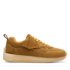 Model Name: Lockhill Ronnie Fieg Kith Model Number: 26173380 Material: Leather Color: Tan Condition: New With Box Width: Medium (D, M) The Clarks Story Began In England In 1825 When The Clarks Brothers, Cyrus And James, Created Their First Pair Of Shoes. In 1977, Their Business Expanded Into The United States And Soon Acquired The Hanover Shoe Company And Bostonian Shoe Company. Today, Clarks Continues To Strive For Superior Footwear With Innovative New Techniques And Materials, All While Remain Classic Suede Sneakers With Closed Toe, Classic Suede Sneakers With Flat Heel, Classic Suede Flat Sneakers, Classic Suede Closed Toe Sneakers, Beige Closed Toe Sneakers With Stitched Sole, Beige Suede Closed Toe Sneakers, Suede Sneakers With Textured Sole, Flat Suede Sneakers With Textured Sole, Brown Flat Sneakers With Stitched Sole