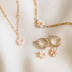 Daisy Necklace | Simple & Dainty Everyday 14k Gold Filled Jewelry With Flower Charm, Delicate 14k Gold Filled Jewelry With Flower Charm, Delicate 14k Gold-filled Jewelry With Flower Charm, Dainty Everyday Flower Charm Necklace, Everyday 14k Gold Filled Flower Jewelry, Dainty 14k Gold-filled Charm Necklaces With Flower Charm, Dainty Everyday Jewelry With Flower Shape, Dainty 14k Gold-filled Flower Charm Necklaces, Spring Jewelry With Flower Charm