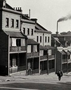 Forbes St,Wooloomooloo at the corner of William St. Personal Scrapbook, Historical Houses, Vintage Australia, Australia Vintage, Early Photos, Historic Photos