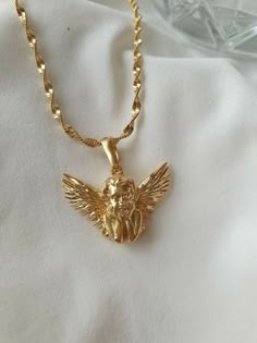 Gold Angel Necklace, Diy Necklace Ideas, Make Your Own Necklace, Baby Angel Wings, Romantic Necklace, Angel Charm, Diy Necklaces, Angel Jewelry, Angel Necklace