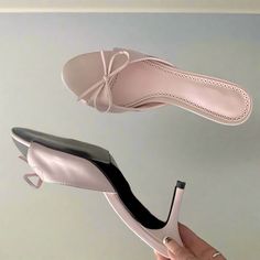 Pink Butterfly Shoes, Summer Heels Aesthetic, 2000s Kitten Heels, 90s Kitten Heels, Low Platform Heels, Low Heels Outfit, Cute Pink Heels, Trending Shoes For Women, 90s Heels