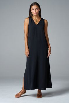 Our best-selling maxi dress is a summer staple. From weekend brunch to beach weddings, you'll wear this flowing style everywhere this season. ✓ All-Day Comfort ✓ Travel Friendly ✓ Day to Night ✓ Machine Washable DETAILS V neck Side slits FIT Regular fit True to size Model is 5'8" and wears size S MEASUREMENTS Length: 52" from shoulder (size S) FABRIC + CARE 100% polyester airflow Cold water wash on delicate. Line dry. Santorini Dress, Weekend Brunch, Instagram Outfits, Outerwear Outfit, Capri Blue, Beach Weddings, Coral Blue, Summer Staples, Long Maxi