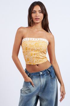 Summer Tops Summer Bandeau Tube Top For Day Out, Strapless Fitted Crop Top For Spring, Fitted Strapless Crop Top For Spring, Summer Strapless Tube Top, Summer Casual Strapless Crop Top, Spring Bandeau Tube Top For Day Out, Casual Strapless Summer Crop Top, Bandeau Tube Top For Summer, Casual Strapless Crop Top For Summer