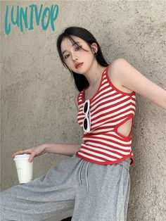 45459652149499 Fashion Tank Tops, Womens Tank Tops Summer, Streetwear Cargo Pants, Tank Tops Summer, Middle Age Style, Middle Age Fashion, Y2k Dress, Crop Top Casual, Women Tank Tops