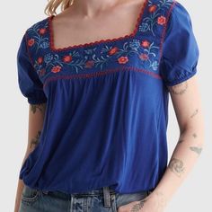 Size S/P Blue Floral Embroidered Crew Neck Top, Blue Crew Neck Top With Floral Embroidery, Blue Crew Neck Tops With Floral Embroidery, Blue Casual Top With Floral Embroidery, Blue Cotton Top With Floral Embroidery, Casual Blue Top With Floral Embroidery, White Embroidered Shirt, Crochet Lace Tank Top, Long Sleeve Peasant Top