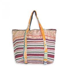 Sac indien coton - 56x36 cm

Vous pouvez nous communiquer votre choix d'imprimé en commentaire de votre commande

Détails
Ce cabas indien en coton est réalisé à la main à partir de tissus recyclés et de saris portés en Inde. Chaque pièce est unique et découpée par des artisans experts à Jaipur.

Ce magnifique sac kantha cousu à la main apportera une touche élégante et colorée à vos balades. On l'adore pour sa forme élégante portée main ou épaule et sa contenance pratique pour tous les jours. Ado Large Chic Box Bag, Large Chic Box Bag With Top Carry Handle, Chic Large Box Bag, Chic Rectangular Travel Bag For Shopping, Chic Large Box Bag For Daily Use, Chic Rectangular Travel Bag With Adjustable Strap, Multicolor Rectangular Bucket Bag For On-the-go, Bohemian Tote Satchel For On-the-go, Chic Tote Box Bag For Gifts