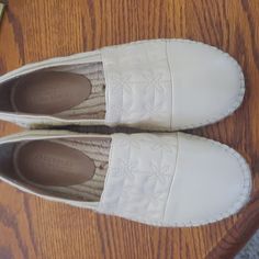 Brand New Without Box Womens Aerosols Slip On Shoes Soft Leather Like With Pretty Stitching And Details Size 6m. Beige Color Cream Slip-ons With Textured Sole For Spring, Spring Cream Slip-ons With Textured Sole, Cream Slip-ons With Textured Sole And Round Toe, Beige Comforter, Aerosoles Shoes, Shoes Soft, Comfort Color, Beige Color, On Shoes