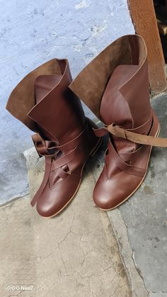 Medieval Leather Brown Boots Mens | SCA LARP Mens Shoes PRODUCT DESCRIPTION:- FULLY WEARABLE MADE FROM REAL FINE QUALITY PURE LEATHER COLOR : BLACK, BROWN, AVAILABLE SIZE : 6,7,8,9 10, 11,12,13,14 ( US ) We can customized all sizes Please Note: We do not Ship any parcel on this code APO / FPO Military Addresses, Po Box address as our Courier partners do not book international parcels on these addresses. Please note that - depending on your geographic location Shipping carriers or methods may change. #mens boots #mens shoes #medieval boots Leather Lace-up Boots For Cosplay, Leather Boots For Halloween Costume, Gothic Brown Leather Boots, Brown Leather Gothic Boots, Brown Gothic Leather Boots, Leather Medieval Boots For Cosplay, Medieval Leather Boots For Cosplay, Viking Style Leather Boots For Cosplay, Brown Leather Boots For Cosplay