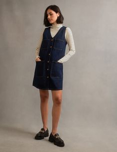 Denim Shift Dress Outfit, Dark Denim Dress Outfit, Dark Denim Dress, Jean Dress Outfit Winter, Denim Mini Dress Outfit, Denim Pinafore Dress Outfit, Denim Dress Winter, Pinafore Dress Outfit, Shift Dress Outfit