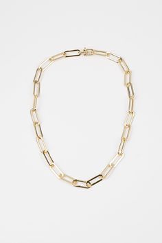 PRODUCT DETAILS Water Resistant💧 Brass 18K Gold Gold Filled Chain Hypoallergenic Nickel Free LENGHT: 18" and you can make it shorter LINKS SIZE: 22mm L x 8mm W DESIGNER NOTE Designed to complement your favorite dainty pieces, the Chunky Paperclip Necklace adds a bold vibe to every look. Embrace your beauty! STYLE TIP: This bold necklace goes well alone or layered with the Beads Chunky Necklace. Want an upscale trendy look? Clasp the necklace at the third clip and wear in reverse for a stylish n Everyday Gold-tone Chain Necklace, Formal Paperclip Shape Chunky Chain Necklace, Formal Chunky Chain Paperclip Necklace, Yellow Gold Chunky Chain Paperclip Necklace, Yellow Gold Necklace With Chunky Paperclip Chain, Royal Rings, Paperclip Necklace, Better Alone, Bold Necklace