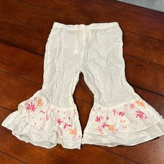 Nwt Naartjie White Lawn Whispey Fancy Pants Bell Bottoms Size L 6 Years Cute White Summer Pants, White Bloomers With Elastic Waistband For Spring, Cute Stretch Pants For Spring, Spring Stretch Cotton Bloomers, Spring White Bloomers With Elastic Waistband, Pink Summer Playwear Pants, Cute Stretch Summer Pants, Cute Stretch Pants For Summer, White Ruffled Pants For Summer