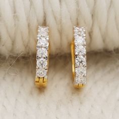 Please click -- Learn more about this item -- below for a full description 22k gold earrings handmade jewelry made in India weight is 5.01 grams approx. length is 1.6 centimeter approx. width is 1.6 centimeter and 3 mm approx. please message me if you want real gold screw/backs.