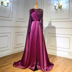 Grape Elegance: 2024 Luxury Evening Dress with High Split in Satin for Women at Parties Purple Floor-length Dress For Banquet, Elegant Purple Evening Dress For Gala, Elegant Purple Evening Gown, Elegant Purple Gown For Gala, Elegant Purple Floor-length Evening Dress, Purple Evening Wedding Dress, Elegant Purple Formal Gown, Purple Evening Dress For Gala, Purple Long Sleeve Evening Dress For Wedding