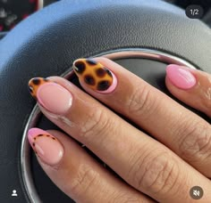 Tortus Nail Designs, Pink And Leopard Nails, Fallnails Autumn, Autumn Nail Ideas, At Home Salon, Teen Nails, Designs For Short Nails, Hippie Nails, Autumn Nail