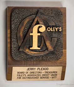 a plaque with the name jerry plexo on it