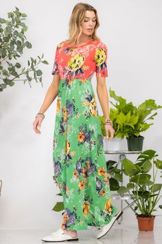 The Printed Round Neck Short Sleeve Maxi Dress is a stunning and versatile piece that combines effortless style with maximum comfort. Featuring a flattering round neckline, short sleeves, and a sweeping maxi length, this dress offers a chic and elegant silhouette. The all-over print adds a touch of whimsy and personality, making it a perfect choice for both casual outings and special occasions. Whether dressed up with heels and accessories or worn with sandals for a more laid-back look, this maxi dress is a wardrobe essential that is both comfortable and fashion-forward. Features: Pocketed Sheer: Opaque Stretch: Slightly stretchy Body: Not lined Material composition: 95% polyester, 5% spandex Made in USA Tropical Maxi Dress, Short Sleeve Maxi Dress, Elegante Y Chic, Formal Cocktail Dress, Short Sleeve Maxi Dresses, Chic And Elegant, Maxi Dress Cocktail, Maxi Dress Formal, Spring Outfits Women