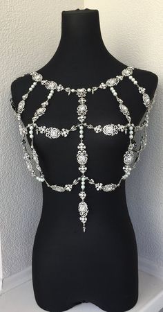 Crystal necklace shoulder~Shoulder jewelry~Bridal body chain~Wedding Shoulder~Body necklace Silver Crystal Body Jewelry For Wedding, Silver Bling Body Jewelry For Wedding, Glamorous Silver Beaded Body Jewelry, Silver Bling Headpiece For Party, Glamorous Silver Crystal Headpieces, Silver Rhinestone Body Jewelry For Festivals, Festival Silver Body Jewelry With Rhinestones, Silver Bling Body Jewelry For Festivals, Silver Crystal Headpiece With Rhinestones