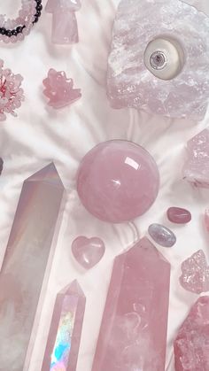 Quartzo Rosa Aesthetic, Rose Quarts Crystal Aesthetic, Pink Quartz Aesthetic, Pink Crystal Aesthetic, Aesthetic Rose Quartz