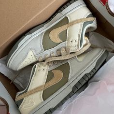 Never Worn, Comes Brand New With Box. They Were Too Small So Never Got To Use Them Nike Collection Aesthetic, Nikes For Women, Womens Nikes, Vintage Nike Shoes, Nike Aesthetic, Sick Shoes, Hip Hop Shoes, Pretty Fits, Characters Aesthetic