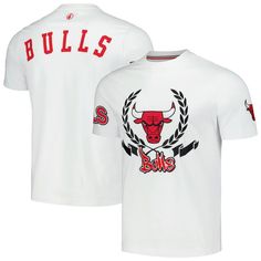 The Unisex FISLL White Chicago Bulls Heritage Crest T-shirt is a must-have for any true Chicago Bulls fan. With its embroidered fabric applique and stitched fabric applique with chenille details, this shirt proudly displays your unwavering support for the Bulls. Made from a comfortable cotton and spandex blend, this shirt is perfect for game day or any day you want to show your Bulls pride. Short sleeve Crew neck Officially licensed Material: 95% Cotton/5% Spandex Embroidered Logo Brand: FISLL M Cotton T-shirt With Appliqué Logo, Casual Cotton Tops With Appliqué Logo, Streetwear T-shirt With Appliqué Logo, Streetwear Short Sleeve T-shirt With Appliqué Logo, White T-shirt With Embroidered Logo For Streetwear, White Short Sleeve Tops With Appliqué Logo, White Embroidered Logo T-shirt For Streetwear, Crew Neck T-shirt With Embroidered Logo For Streetwear, Streetwear Graphic Tee With Embroidered Logo