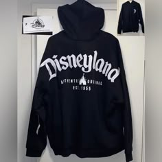 **Note** Runs One Size Bigger Than Your Normal Size Pick Your Size Available Xs S M & Xl If You’re Size S Pick Size Xs Enjoy The Magic Of Disneyland With This Authentic Disney Parks Hoodie In Black. The Full Zip Design Is Perfect For Both Men And Women, With A One Size Fits All Option For Easy Wear. The Hoodie Features The Iconic Disney Logo, Making It A Must-Have For Any Fan Of The Brand. This Hoodie Is Brand New With Tags, Ensuring Its Quality And Authenticity. It Is A Great Addition To Any Ac Oversized Hoodie Disney, Oversized Disney Hoodie, Cheap Disney Long Sleeve T-shirt, Affordable Long Sleeve Disney T-shirt, Black Hoodie With Logo Print, Disneyland Hoodies, Disneyland Merch, Disneyland Hoodie, Hoodies Disney