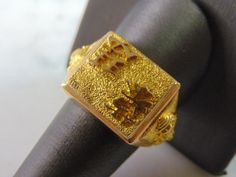 "FOR SALE IS THIS MENS VINTAGE ESTATE 18K YELLOW GOLD CHINESE RING. THE RING WEIGHS 15.3g AND IS A SIZE 10.5. MARKED \"18K\". THIS MAKES A LOVELY GIFT FOR THAT SOMEONE SPECIAL. IF ANY QUESTIONS, PLEASE ASK. BE SURE TO CHECK OUT OUR OTHER ITEMS. THANK YOU." Victorian Gold Engraved Collectible Ring, Gold Victorian Signet Ring With Maker's Mark, Gold Signet Ring With Maker's Mark As Gift, Victorian Gold Signet Ring With Maker's Mark, Gold Heirloom Engraved Ring Collectible, Antique Gold Engraved Ring Hallmarked, Antique Gold Signet Ring Collectible, Vintage 22k Yellow Gold Rings, Vintage 22k Gold Hallmarked Jewelry