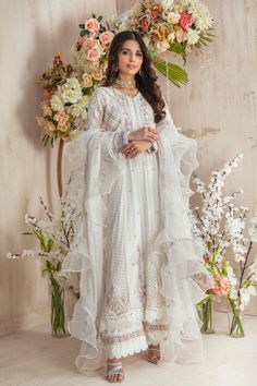 Zeta Statement Dupatta, Designer Outfit, Pakistan Fashion, Embroidered Chiffon, Pure Chiffon, Modest Clothing, Pakistani Designers, Silk Dupatta, Chiffon Shirt