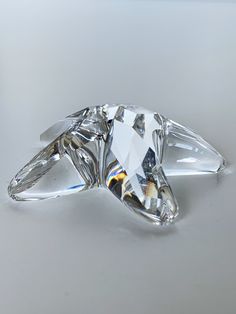 ✤ HERE WE HAVE FOR SALE Swarovski collectible miniature SWAROVSKI star fish Can also be used as a paperweight. ✤ condition is used but very good overall as you see in pictures , I can see no flaws to mention , doesn't have its original packaging  ➤ You can check Similar items & other Miniatures available on our shop: https://www.etsy.com/uk/shop/samsantiquefair?ref=seller-platform-mcnav§ion_id=30105829 ✤ ✤ ✤ ✤ ✤ ✤ ✤ ✤Will be handled with extreme care and will be shipped by insurance & tracking! Star Fish, Crystal Figurines, Animal Figurines, Doll Furniture, Miniature Dolls, Collectible Dolls, Paper Weights, Starfish, Uk Shop