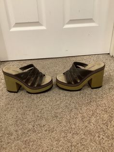 This nice pair of 90s Lower East Side brown strappy platform chunky heel sandals comes to you in a size 4-5. There is one minor hash to heel and then one tiny spot on one leather strap. But very minor. Cool spice girl Bratz Y2K platform shoes sandals. Pls compare the measurements I give you to those in your closet. Brown Platform Sandals With Square Toe, Brown Double Strap Platform Sandals, 90s Swear Platform Sandals, Brown Lace-up Platform Sandals With Round Toe, Vintage Brown Platform Sandals, Platform Shoes Sandals, Lower East Side, Platform Heels Chunky, Chunky Heels Sandals