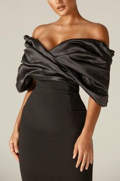 Maribel Crepe Ruffle Shoulder Dress (Black) – Alieva