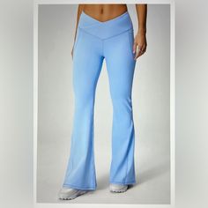 Flare Palazzo Pants, Velour Outfits, Flare Lounge Pants, Athleisure Pants, Fit Checks, Wide Leg Lounge Pants, Athletic Clothes, Athletic Outfits, Athletic Pants